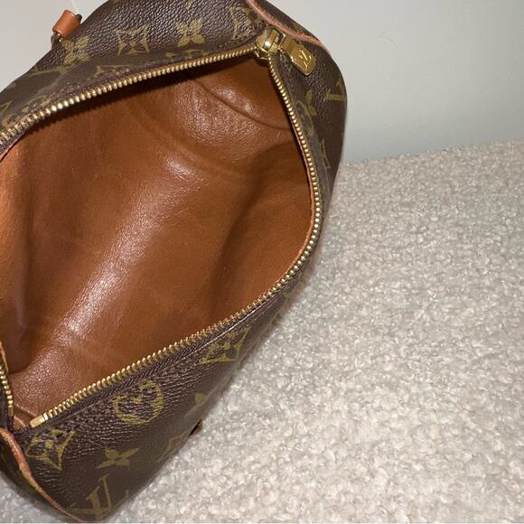 Louis Vuitton Monogram Papillon 26 Hand Bag Authentic - Picture 13 of 15